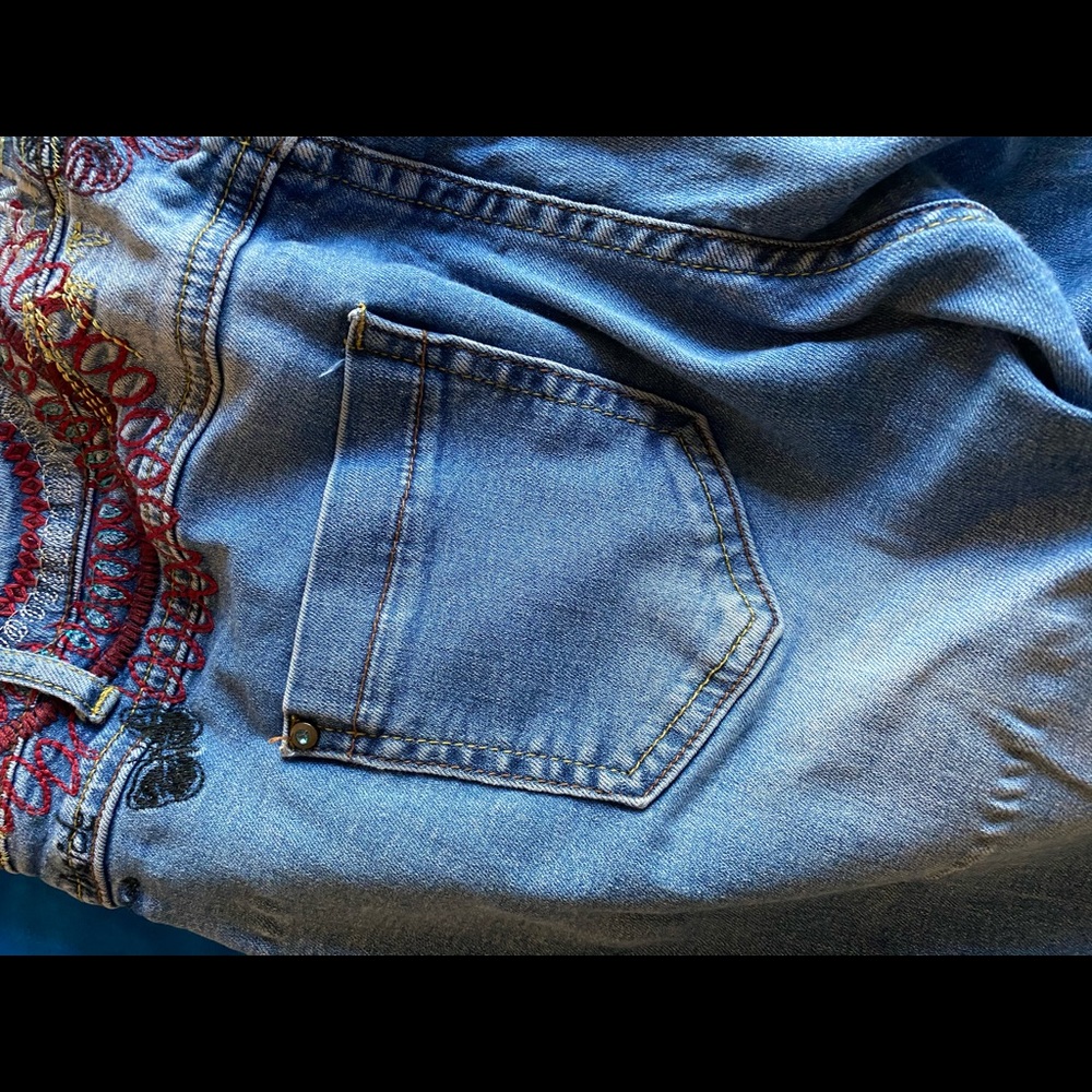 Disegual jeans